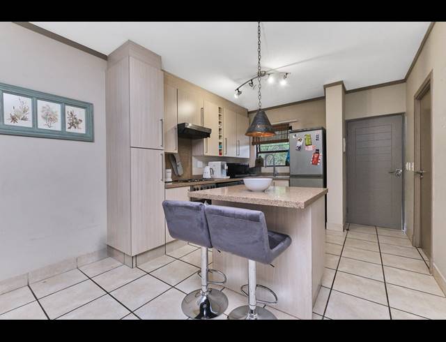 2 BEDROOM APARTMENT RENTED IN LONEHILL